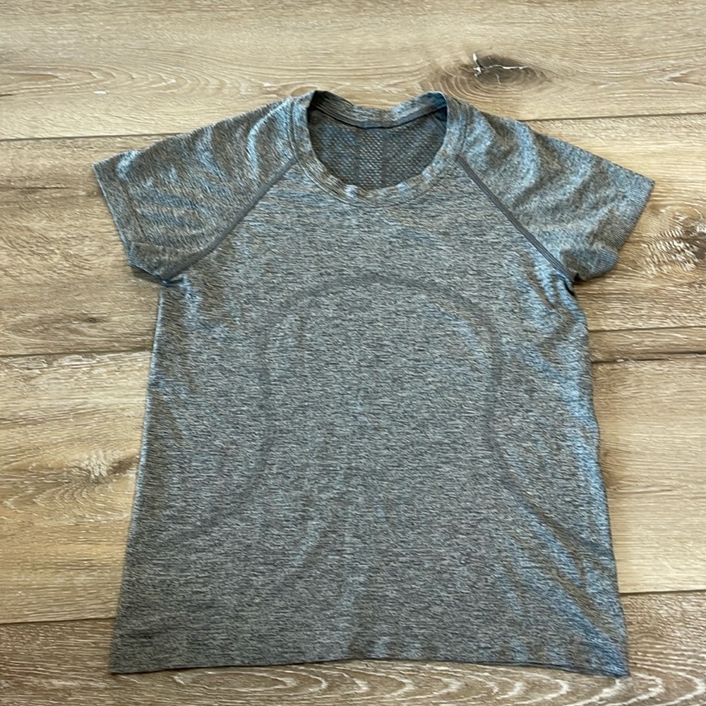 Lululemon swiftly tech short sleeve race length